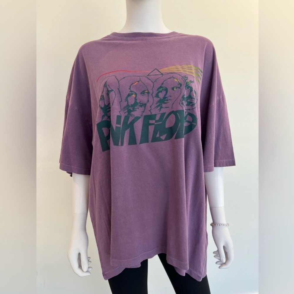 NEW WITH TAG!!! DAYDREAMER OVERSIZED PINK FLOYD GRAPHIC TEE. ONE SIZE.